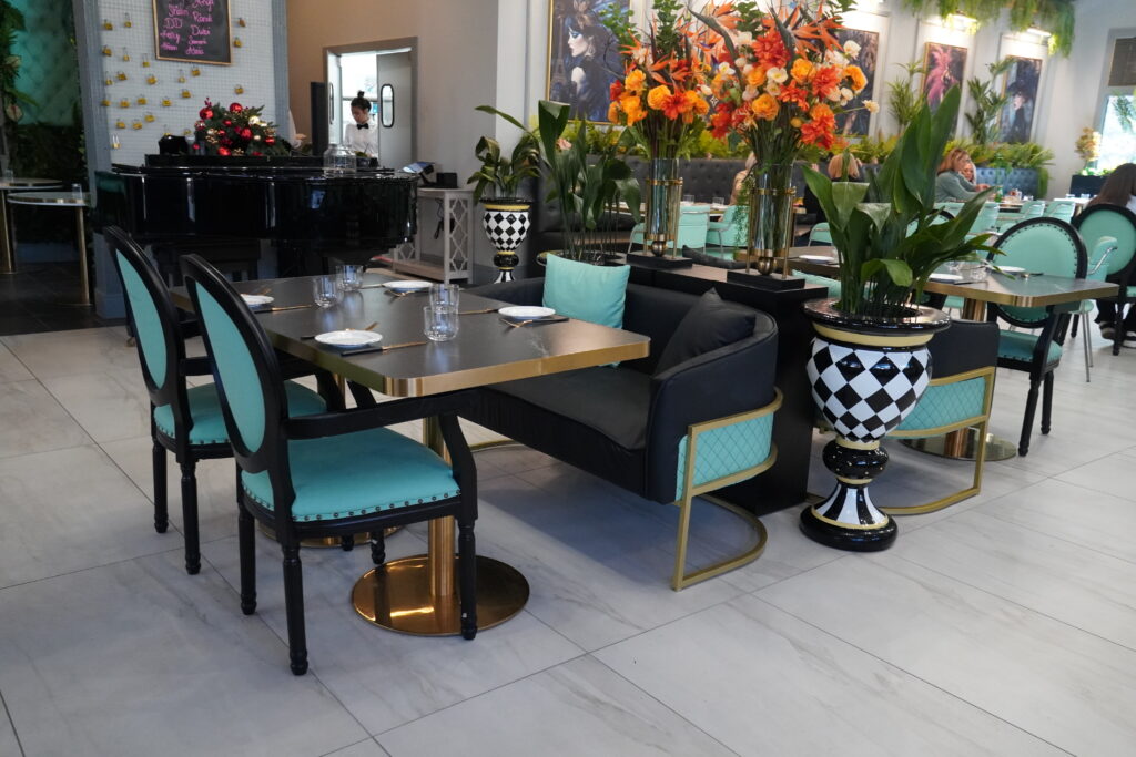 La Parisienne French Bistro interior design
