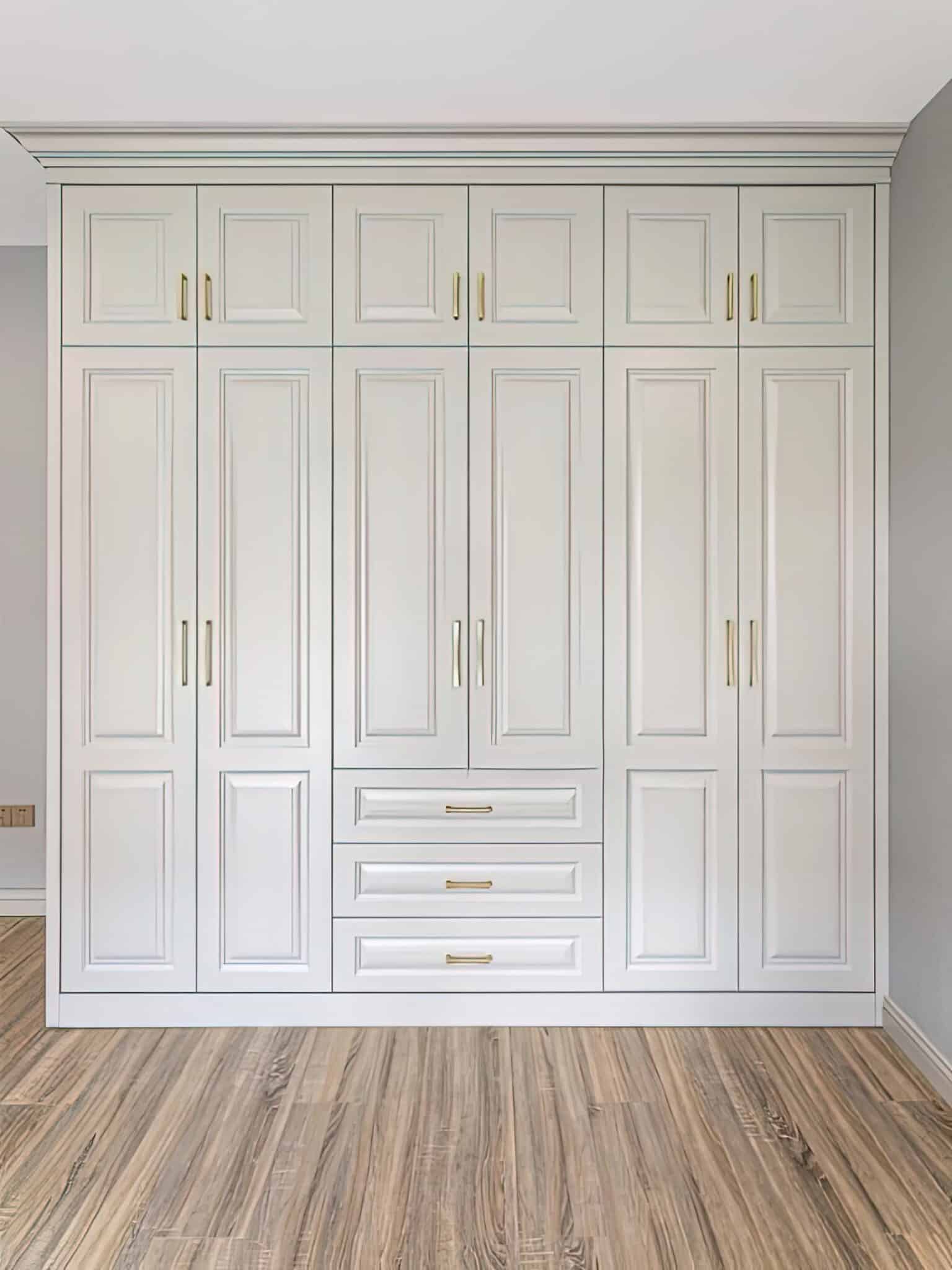 Regency Bespoke Floor-to-Ceiling Wardrobe – Luxury Shaker-Style Wall Unit with Integrated Drawer Stacks & Brushed Gold Hardware