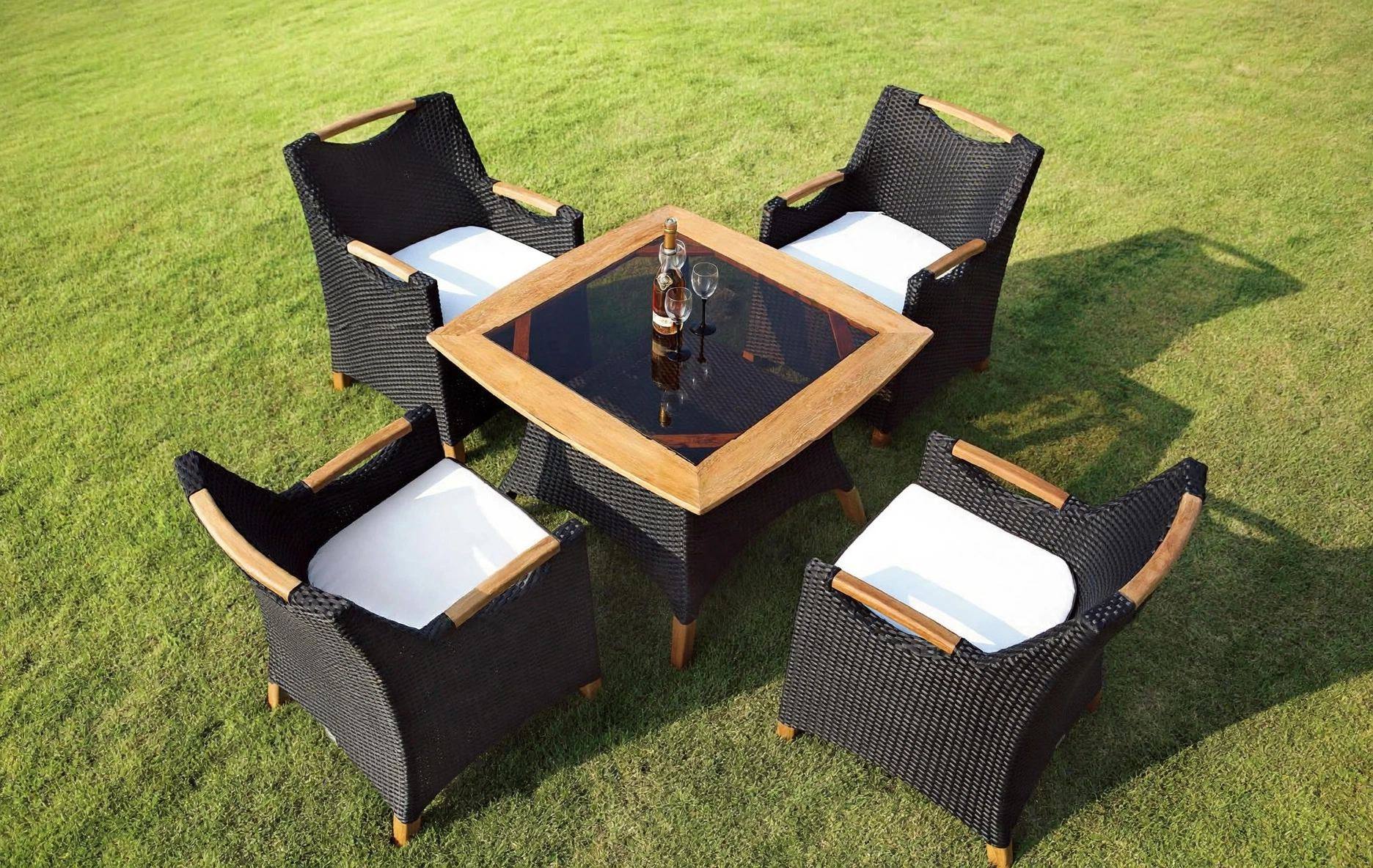 Outdoor Bar Dining Sets FOH-OT-27002 on a resort lawn