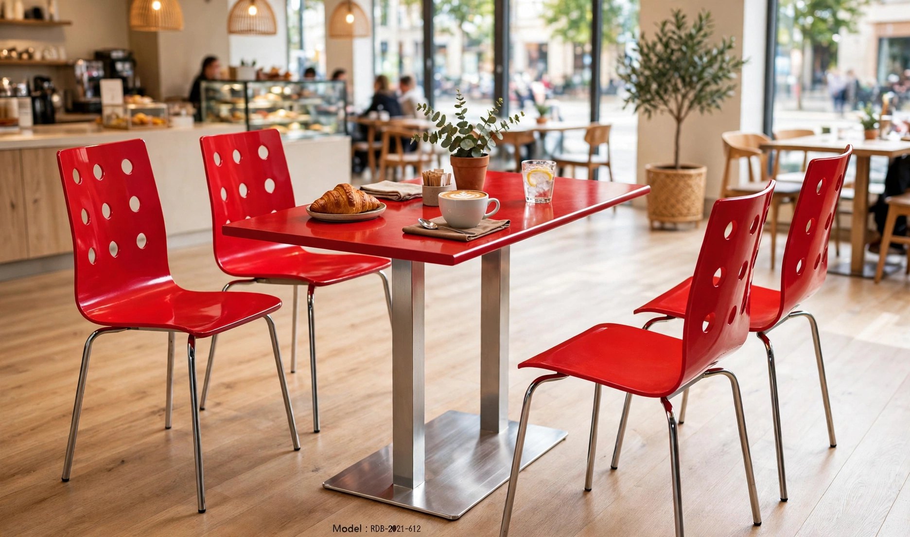 Common Table and Chair Set FOH-XM21-612 in a cafe
