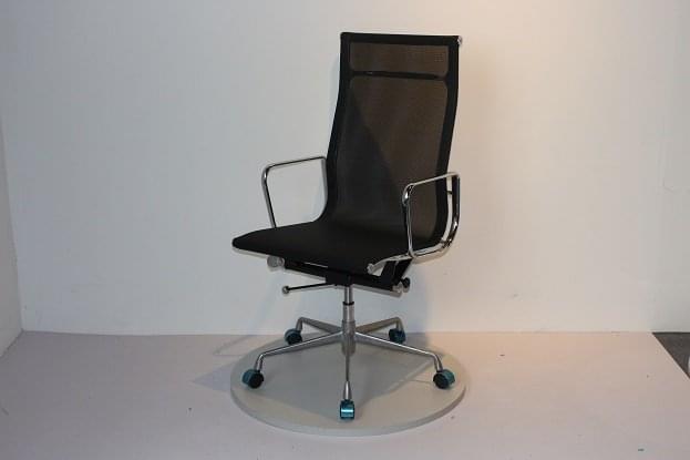 Designer Chair – 968A-1
