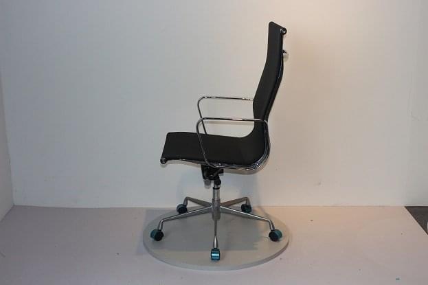Designer Chair – 968A-1