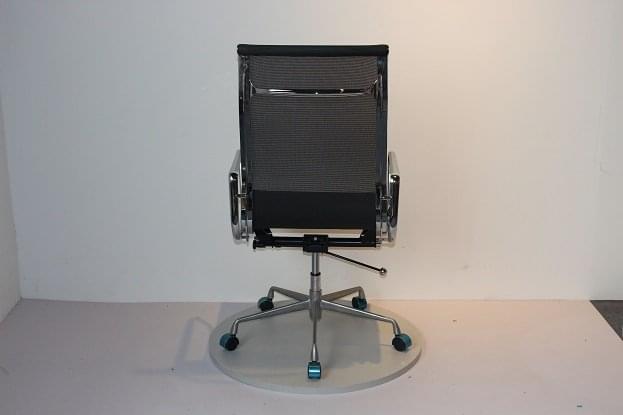 Designer Chair – 968A-1